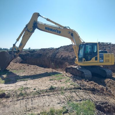 KOMATSU PC220-8M0