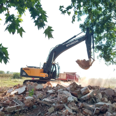 HYUNDAI R210