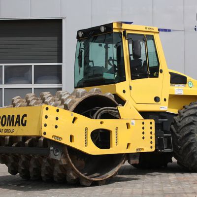 BOMAG BW211 PATA DE CABRA