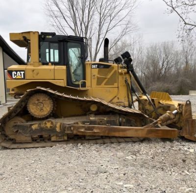 CATERPILLAR D6T